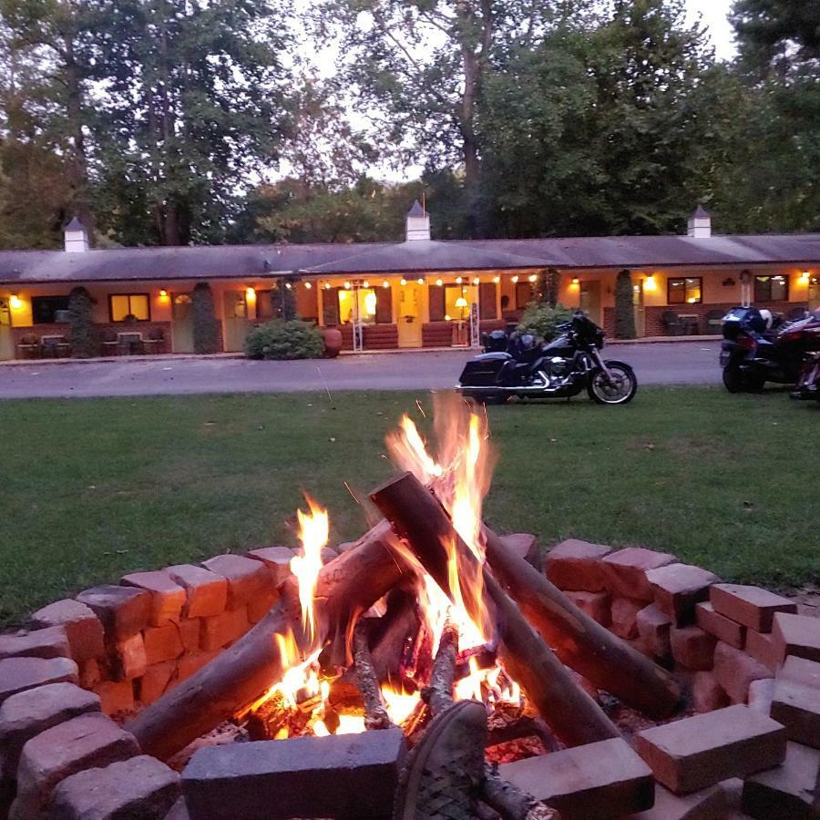 Rolling Brook Inn Maggie Valley Exterior foto